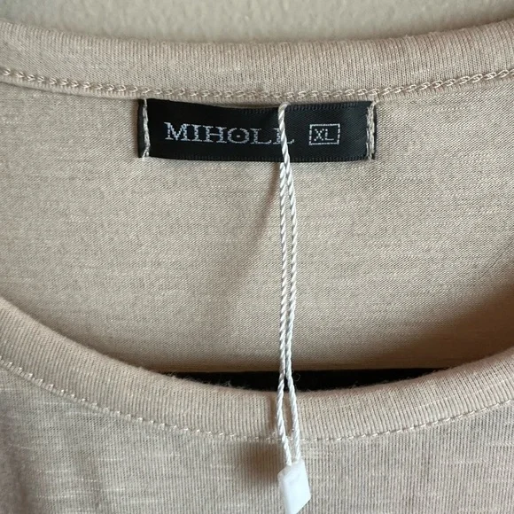 Women’s Ruffle Top - Picture 4 of 5